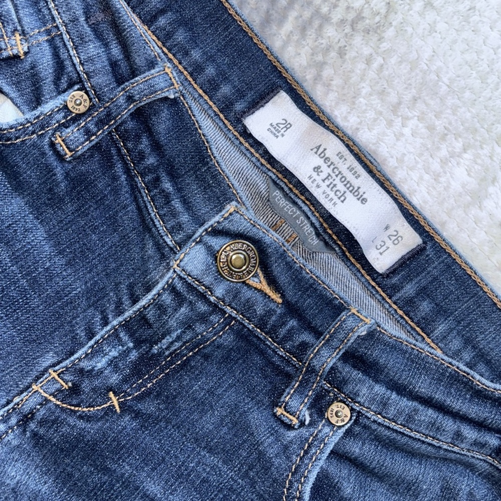 Abercrombie & Fitch Skinny Perfect Stretch Distressed Jeans Sz 2R - Picture 2 of 4